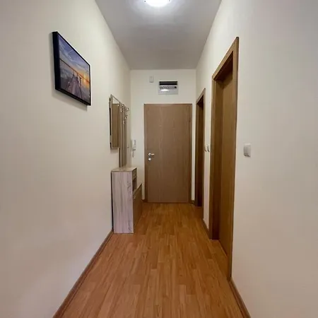 Garden Of Eden Nk Modern J Apartments, סבטי ולאס