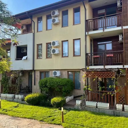 Garden Of Eden Nk Modern J Apartments, דירה